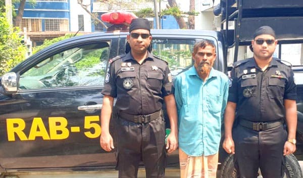 ধামইরহাটে গৃহবধূ হত্যা মামলার পলাতক আসামী গ্রেফতার
