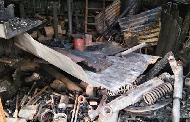 সলঙ্গায় আগুন পুরলো ৬ দোকান, ৬০ লাখ টাকার ক্ষতি
