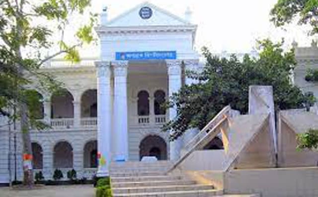 জবি শিক্ষার্থীদের ওপর কিশোর গ্যাংয়ের হামলা আহত ৫