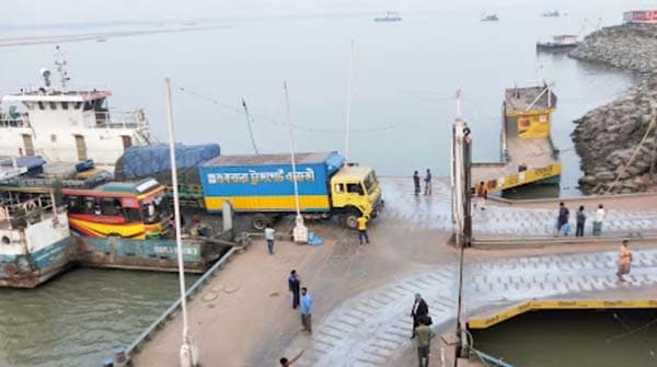 ঈদে ৭ দিন বন্ধ থাকবে দৌলতদিয়া-পাটুরিয়ায় পণ্যবাহী ট্রাক পারাপার