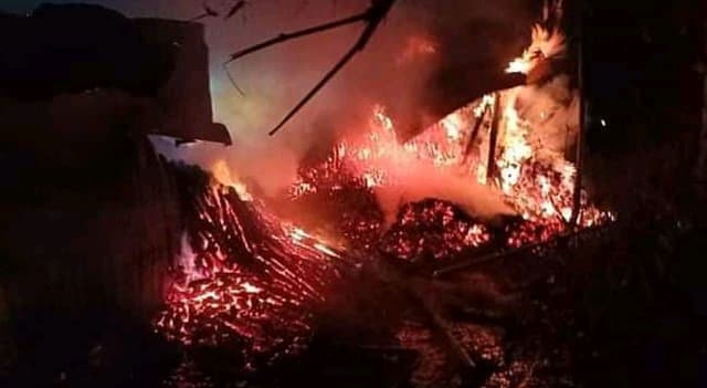গাংনীতে ভয়াবহ অগ্নিকান্ড