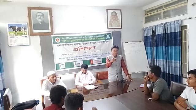ঠাকুরগাঁওয়ে এলএসপিদের দক্ষতা উন্নয়ন বিষয়ক প্রাতিষ্ঠানিক প্রশিক্ষণ