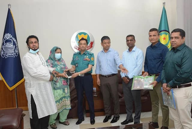 পুলিশের সহযোগিতায় বিয়ে নিশ্চিত হল সেই তরুণীর