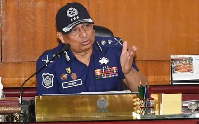 প্রথম আলোর সম্পাদকের গ্রেপ্তার প্রসঙ্গে যা জানালেন আইজিপি