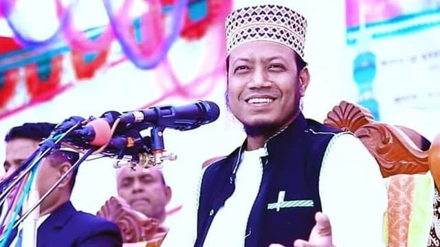 জঙ্গিবাদে উসকানি: আমির হামজার বিরুদ্ধে অভিযোগপত্র