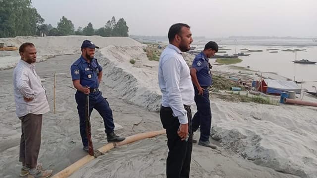 ভূঞাপুরে অবৈধ বাংলা ড্রেজার ধ্বংস