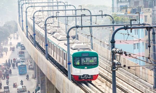 মেট্রো রেলে ভ্রমণে দিতে হবে কর