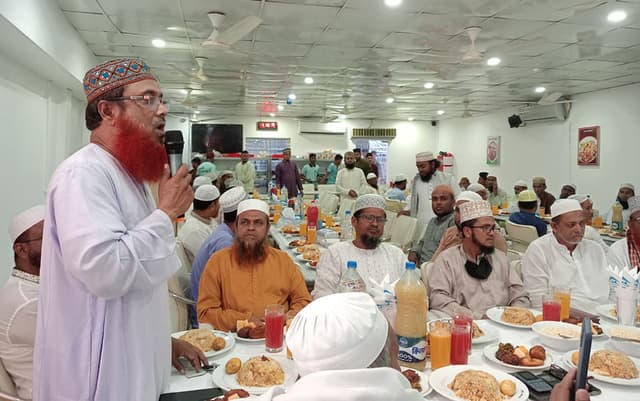 দলমত নির্বিশেষে সকল মুসলিমদের একই পতাকাতলে আসার আহবান মোকামিয়া পীর সাহেবের