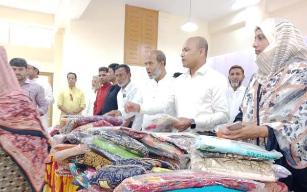 সরাইলে প্রধানমন্ত্রীর ঈদ উপহার বিতরণ