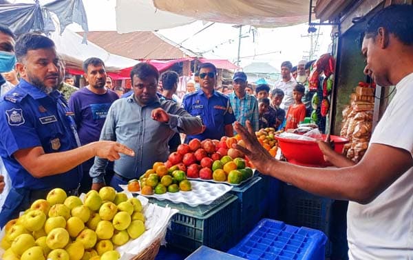 কাউখালীতে দ্রব্যমূল্য নিয়ন্ত্রণ রাখতে বাজার মনিটরিং