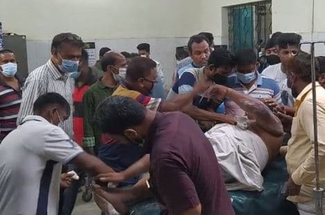 মীরকাদিম পৌর মেয়রের বাসায় বিস্ফোরণ, ৪ কাউন্সিলরসহ দগ্ধ ১৩