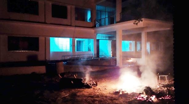 ফরিদপুরের সালথা রণক্ষেত্রে ঘটনায়, পুলিশসহ আহত ৩০