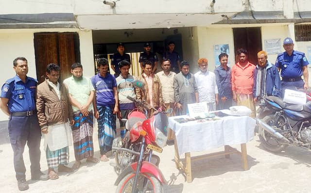 ভূরুঙ্গামারীতে ১১ জুয়াড়ি আটক