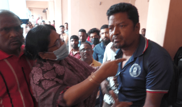 ভিজিএফের চাল ওজনে কম দেয়ার অভিযোগ, সাংবাদিককে শাসালেন মেয়র