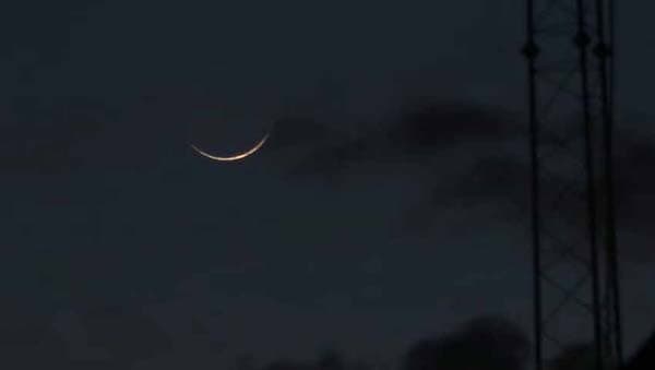 সৌদি আকাশে দেখা যায়নি চাঁদ, বুধবার ঈদ
