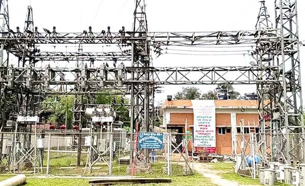 হিলিতে তীব্র গরমে ঘনঘন লোডশেডিং, জনজীবনে নাভিশ্বাস