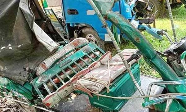 ময়মনসিংহে সড়ক দুর্ঘটনায় একই পরিবারের তিনজনসহ নিহত ৮