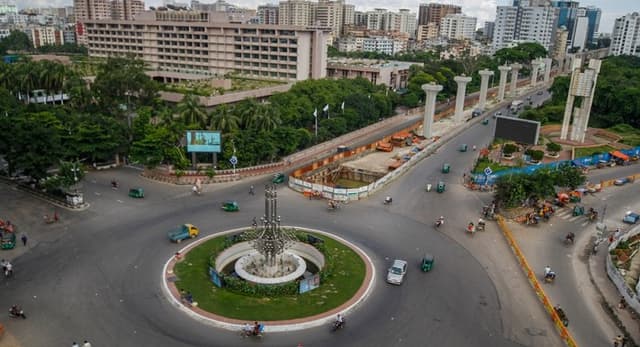 যা যা খোলা থাকছে লকডাউনের জরুরি সেবায়