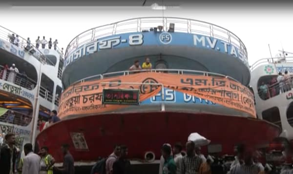 সদরঘাটে দুর্ঘটনায় হতাহতে ঘটনায় আটক ৫, রুট পারমিট বাতিল