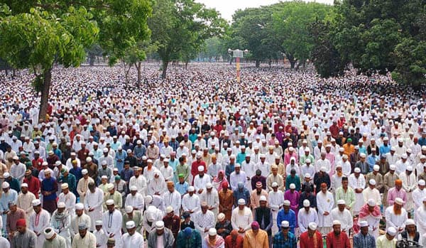 ঐতিহাসিক শোলাকিয়ায় ঈদ জামাতে জনসমুদ্র