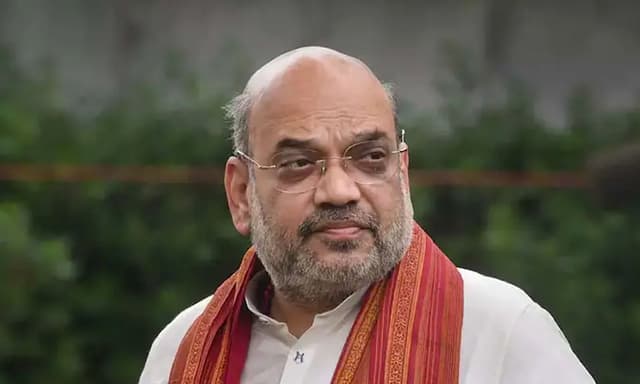 বাংলাদেশের গরিবরা খেতে পায় না, তাই ভারতে আসে: অমিত শাহ