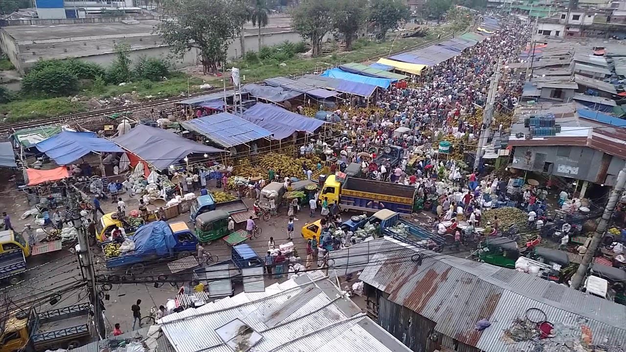 বাজারে ক্রেতা বিস্ফোরণ!