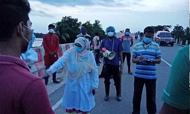 জরিমানা করেও থামছেনা জনসমাগম