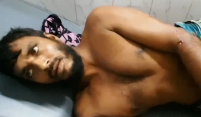বাঘের মুখ থেকে যেভাবে বাঁচলেন মৎস্যজীবী