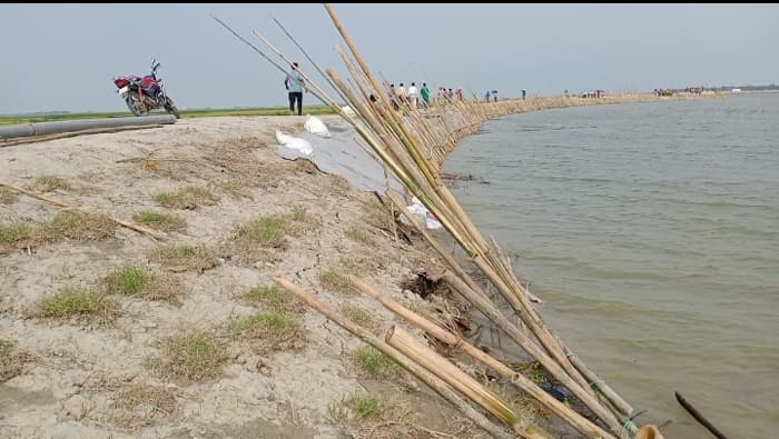 দ্বিতীয় দফায় পানি বৃদ্ধি পাওয়ায় ঝুঁকির মুখে কির্তন খলা বাঁধ
