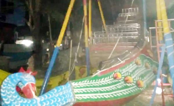বৈশাখী মেলায় নৌকা রাইড ভেঙ্গে শিশু সহ আহত - ৮