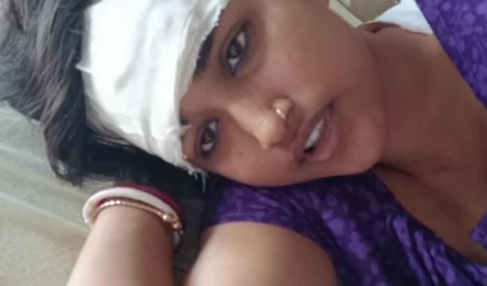 বাবার অমতে বিয়ে, কুপিয়ে জখম মেয়েকে