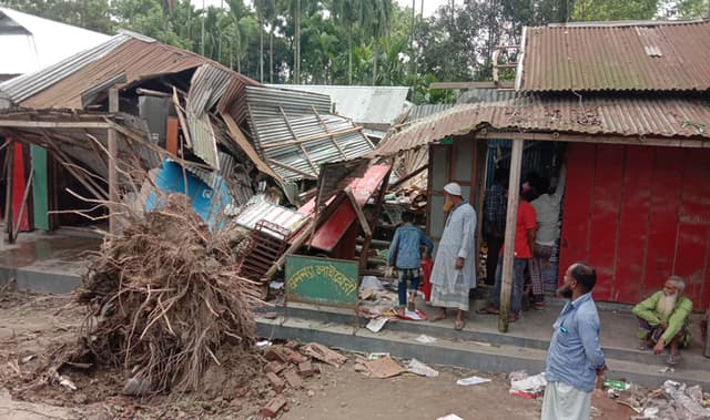 কালবৈশাখী ঝড়ে ব্যাপক ক্ষয়ক্ষতি ভূরুঙ্গামারীতে