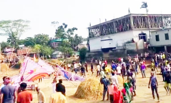 পরমানন্দপুরে দু’পক্ষের সংঘর্ষে পুলিশসহ আহত অর্ধশতাধিক, আটক ২৫