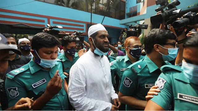 আদালতে তোলা হয়েছে মামুনুল হককে