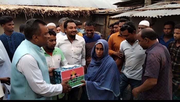 জয়পুরহাটে বিএনপি'র ঈদ সামগ্রী ও নগদ অর্থ বিতরণ