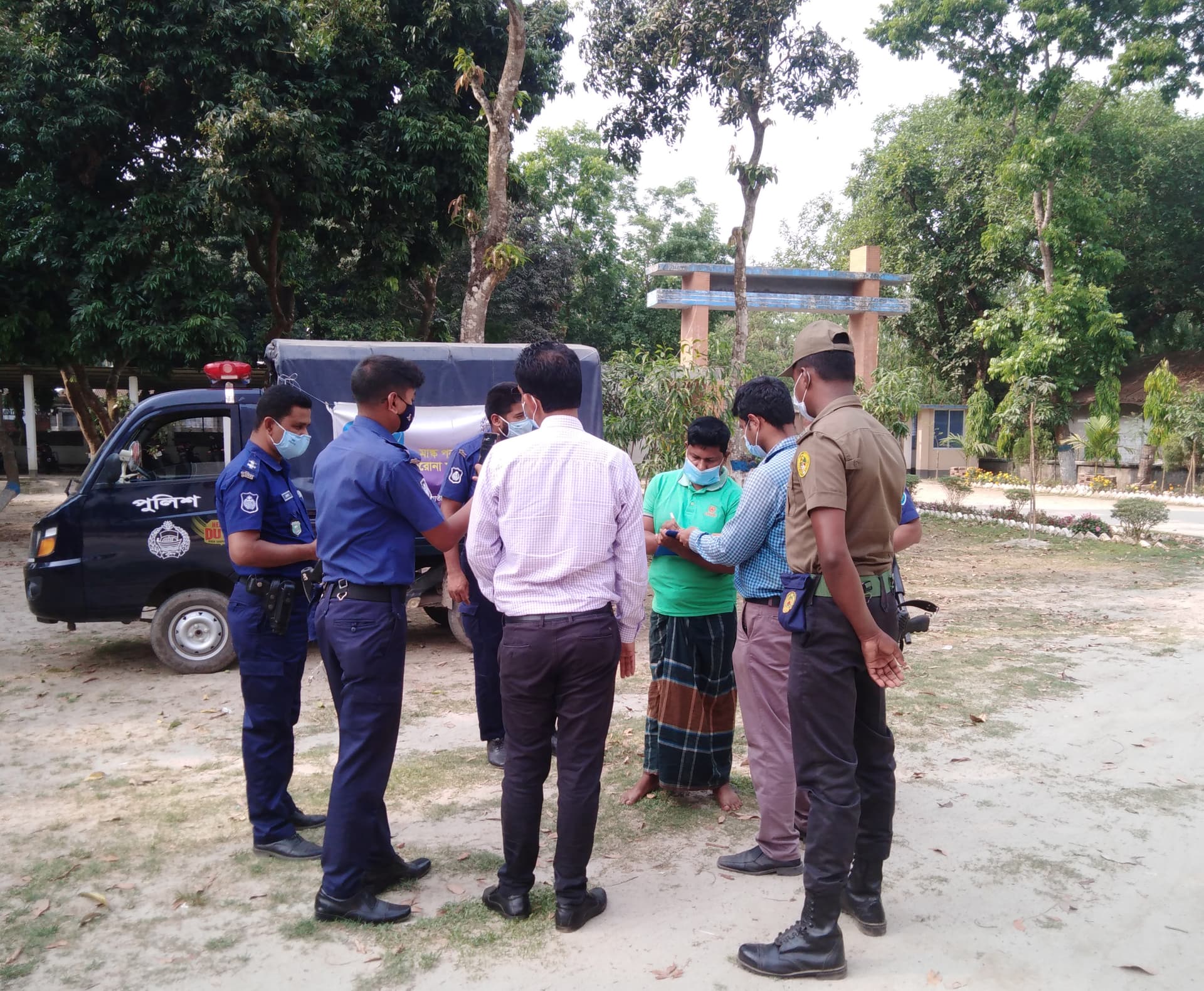 লালমনিরহাটে অবৈধ ভাবে পন্য উৎপাদন