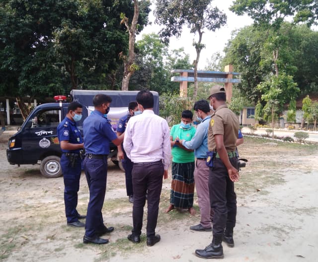 লালমনিরহাটে অবৈধ ভাবে পন্য উৎপাদন
