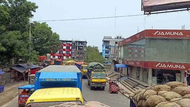 দিনাজপুরে বাস ধর্মঘট প্রত্যাহার