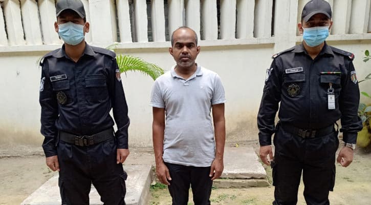 মুভমেন্ট পাস নিয়ে হিরোইন বহন!