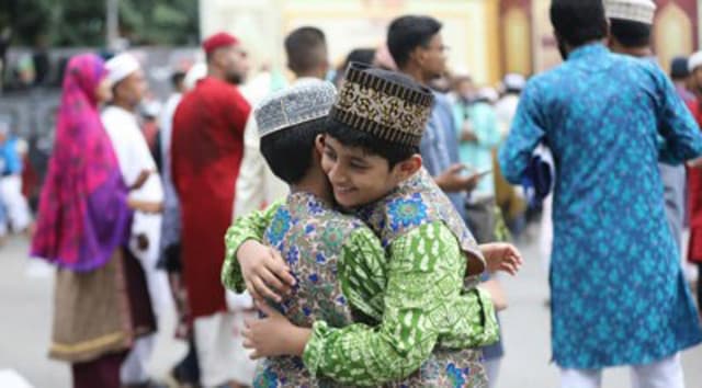 যথাযোগ্য মর্যাদায় সারাদেশে পবিত্র ঈদুল ফিতর উদযাপিত