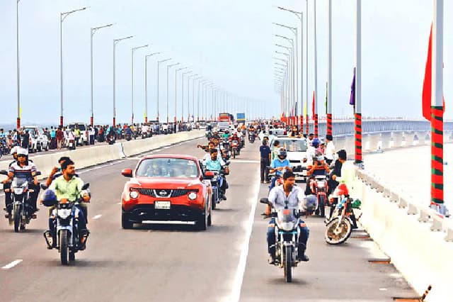 পদ্মা সেতুতে মোটরসাইকেলের টোল আদায় সাড়ে ৪৩ লাখ