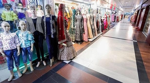 শপিংমল খোলা রাখার সময় ফের পরিবর্তন
