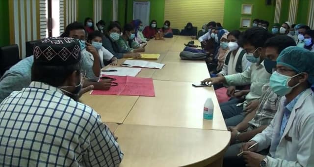 টাঙ্গাইল ইন্টার্নি চিকিৎসকদের অবস্থান ধর্মঘট