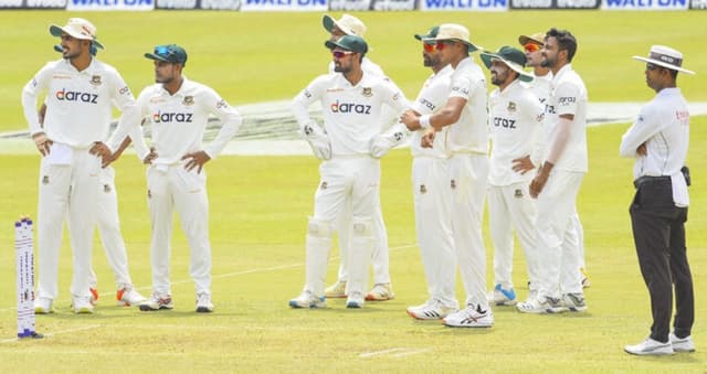 ক্যান্ডিতে বোলারদের কাটল হতাশার একটি দিন