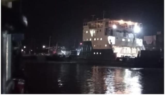 শিমুলিয়ায় বন্ধ লঞ্চ চলাচল
