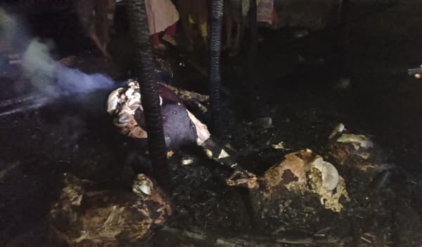 বালিয়াডাঙ্গীতে আগুনে পুড়ে নিঃস্ব পরিবার