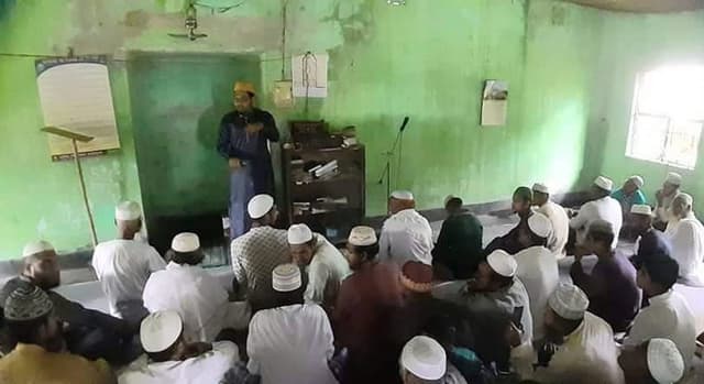 লালমনিরহাটে সৌদির সঙ্গে মিল রেখে ঈদের নামাজ আদায়