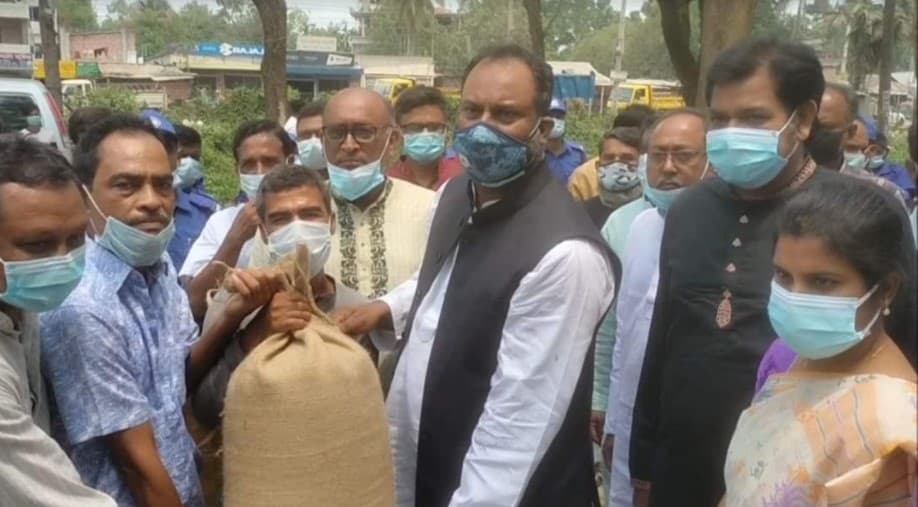 ভূঞাপুরে সাইকেল ও খাদ্য সামগ্রী বিতরণ