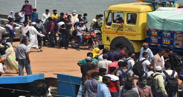 ঘরমুখী মানুষের চাপ বাড়ছে পাটুরিয়া-দৌলতদিয়া