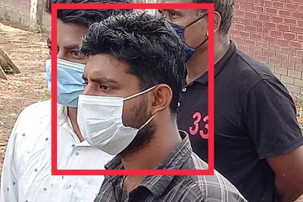 রাবিতে দুর্নীতিবিরোধী শিক্ষকদের গুলি করে মারার হুমকি